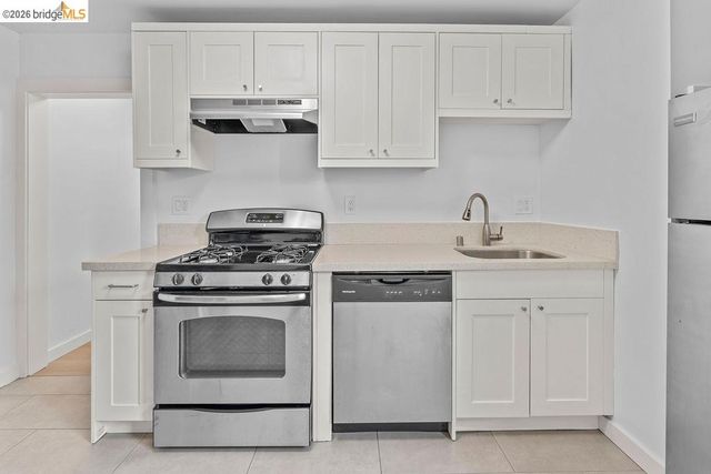 769 17th St, Oakland, CA 94612