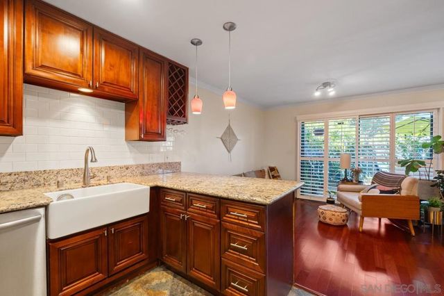 6960 Caminito Curva, San Diego, CA 92119