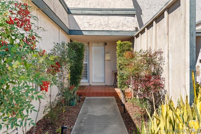 6960 Caminito Curva, San Diego, CA 92119
