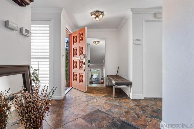 6960 Caminito Curva, San Diego, CA 92119