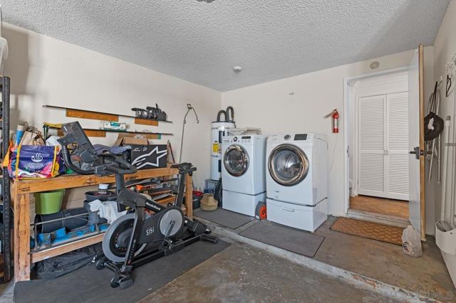 6960 Caminito Curva, San Diego, CA 92119