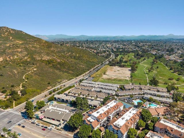 6960 Caminito Curva, San Diego, CA 92119