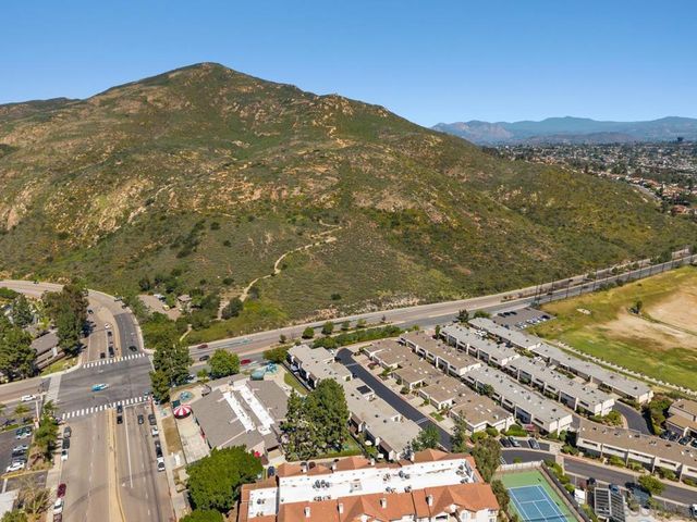 6960 Caminito Curva, San Diego, CA 92119
