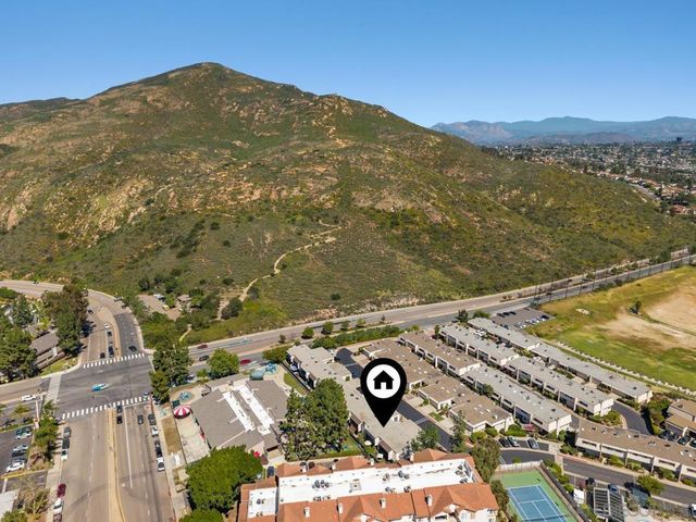 6960 Caminito Curva, San Diego, CA 92119