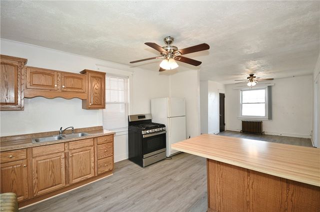 2110 West St, Munhall, PA 15120