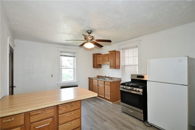 2110 West St, Munhall, PA 15120
