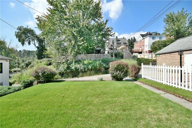 2110 West St, Munhall, PA 15120