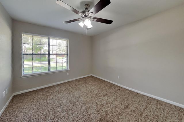 2811 Pineleaf Drive, Sugar Land, TX 77479