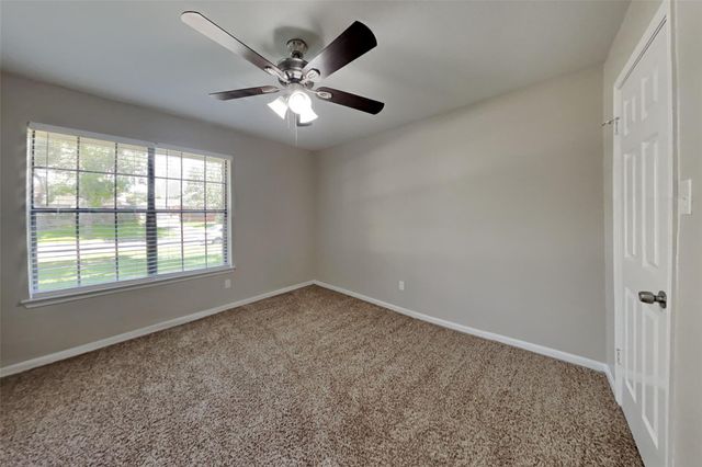 2811 Pineleaf Drive, Sugar Land, TX 77479