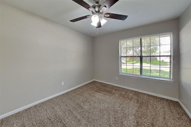 2811 Pineleaf Drive, Sugar Land, TX 77479