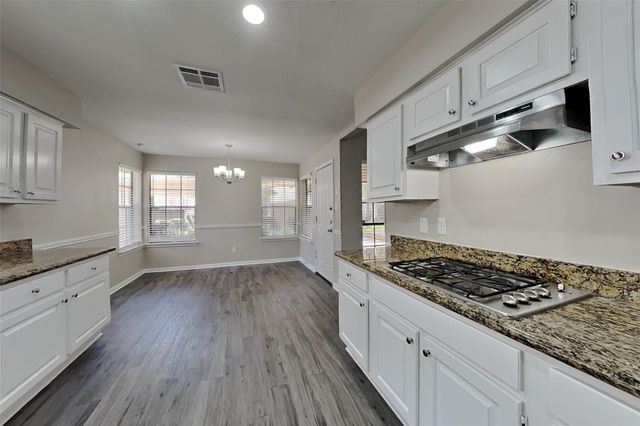 2811 Pineleaf Drive, Sugar Land, TX 77479