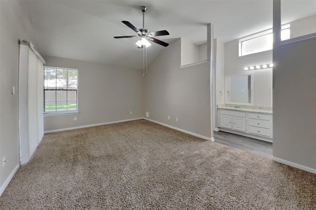 2811 Pineleaf Drive, Sugar Land, TX 77479