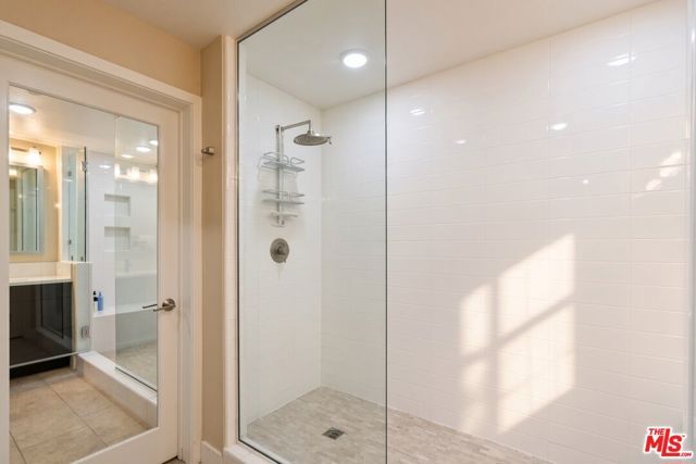 2780 N Wright Lane, Los Angeles, CA 90068