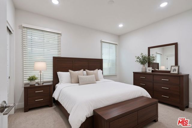 2780 N Wright Lane, Los Angeles, CA 90068