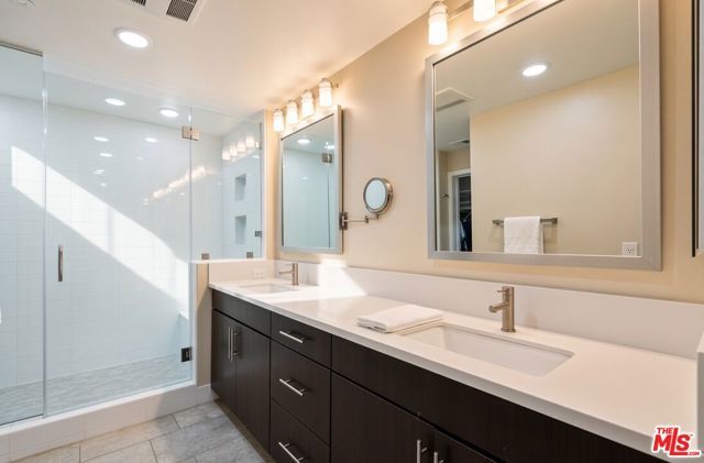 2780 N Wright Lane, Los Angeles, CA 90068