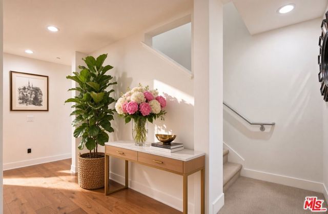 2780 N Wright Lane, Los Angeles, CA 90068