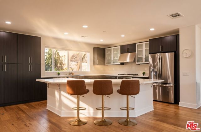 2780 N Wright Lane, Los Angeles, CA 90068