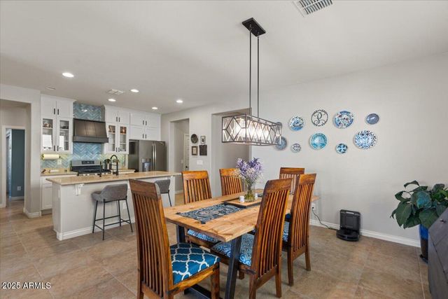 2674 E Cherry Hill Drive, Gilbert, AZ 85298