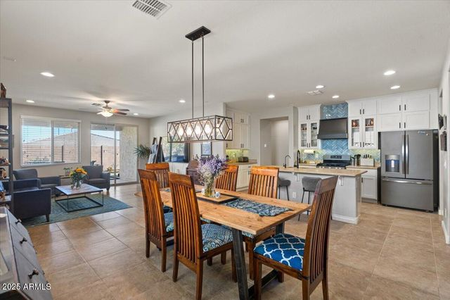 2674 E Cherry Hill Drive, Gilbert, AZ 85298