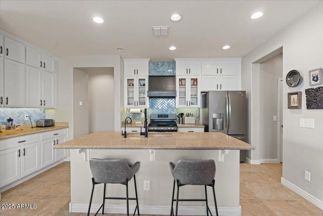 2674 E Cherry Hill Drive, Gilbert, AZ 85298