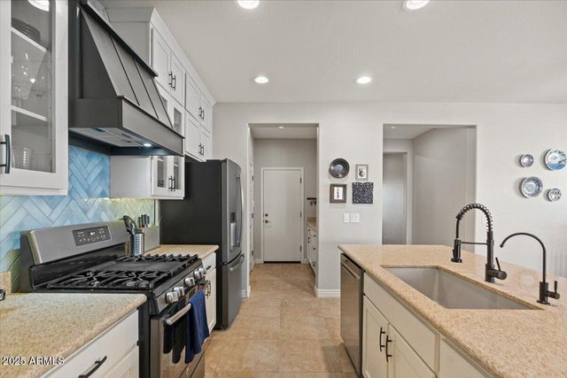 2674 E Cherry Hill Drive, Gilbert, AZ 85298