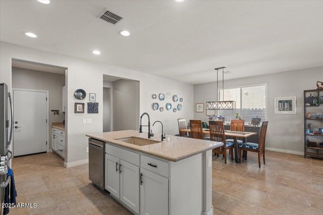 2674 E Cherry Hill Drive, Gilbert, AZ 85298