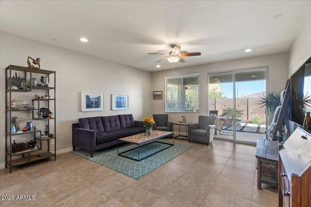 2674 E Cherry Hill Drive, Gilbert, AZ 85298