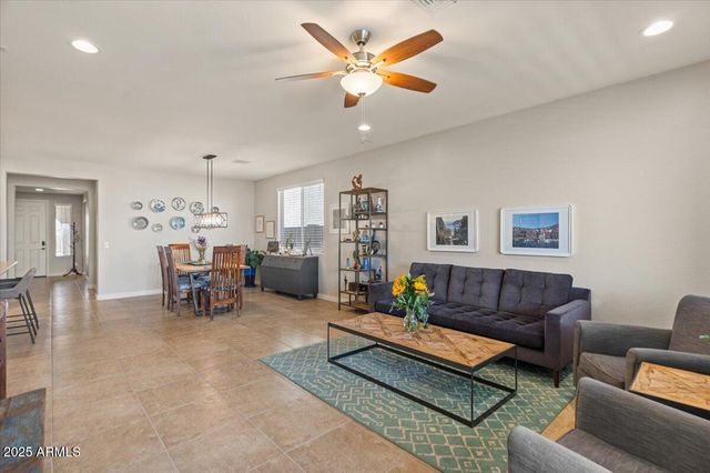 2674 E Cherry Hill Drive, Gilbert, AZ 85298