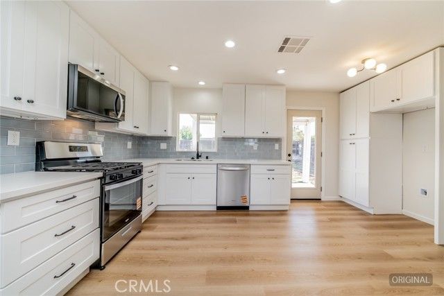 1027 Griffith Way, Hemet, CA 92543