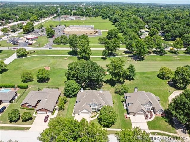 408 W Fairway Court, Broken Arrow, OK 74011