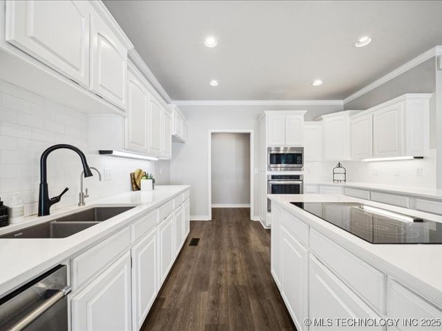 408 W Fairway Court, Broken Arrow, OK 74011