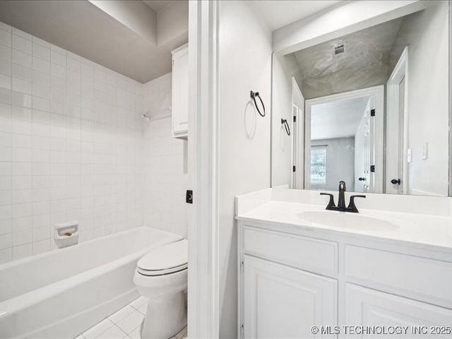 408 W Fairway Court, Broken Arrow, OK 74011