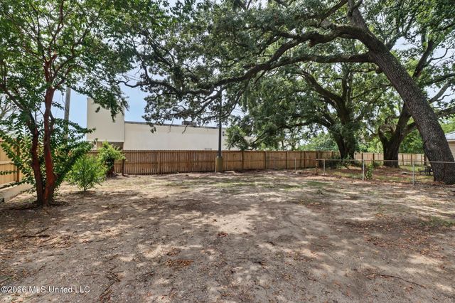 317 Nelson Road, Biloxi, MS 39531