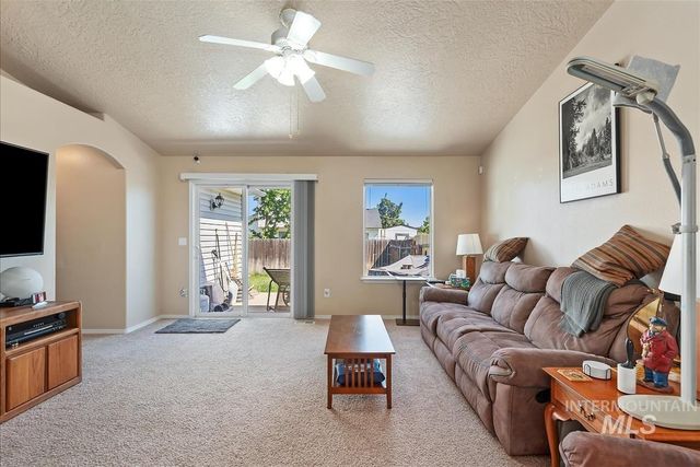 11740 Edgemoor St, Caldwell, ID 83605
