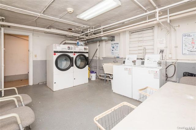 7 Bond Street 3B, Great Neck, NY 11021