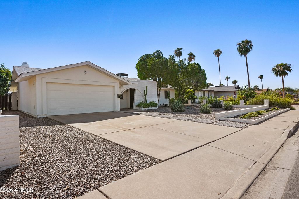 1135 E BELL DE MAR Drive, Tempe, AZ 85283 — photo 4