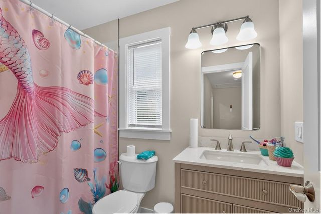 9 Okane Street, Central Islip, NY 11722