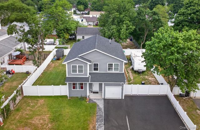 9 Okane Street, Central Islip, NY 11722