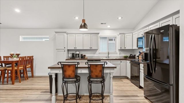 18511 E 3rd Ave, Spokane Valley, WA 99016