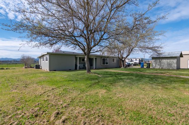 245 Highway 234, Eagle Point, OR 97524