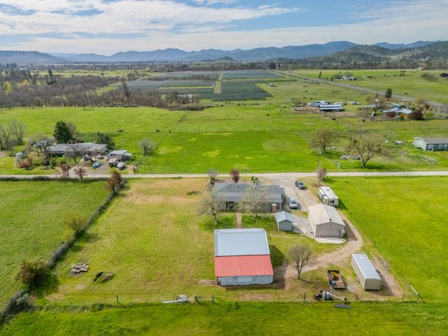 245 Highway 234, Eagle Point, OR 97524