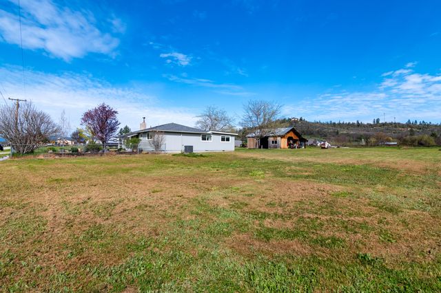 245 Highway 234, Eagle Point, OR 97524