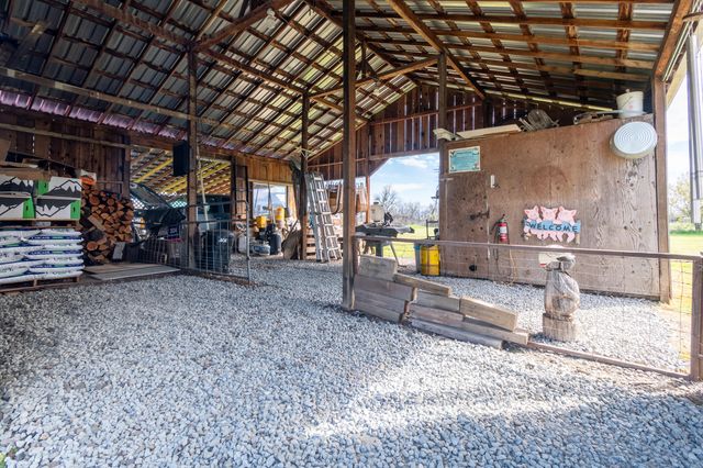 245 Highway 234, Eagle Point, OR 97524