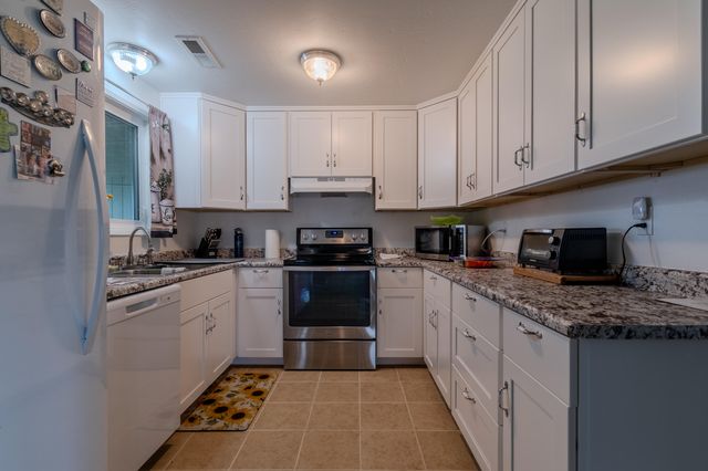 245 Highway 234, Eagle Point, OR 97524