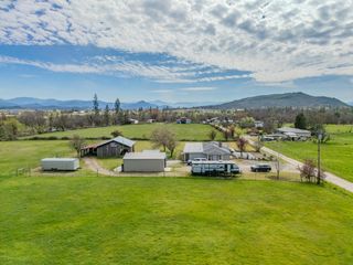 245 Highway 234, Eagle Point, OR 97524