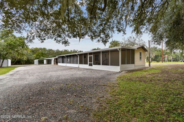 135 LAKE COMO Drive, Pomona Park, FL 32181