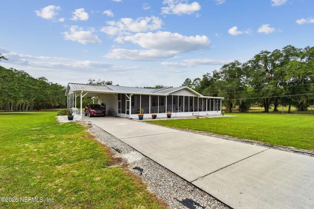 135 LAKE COMO Drive, Pomona Park, FL 32181