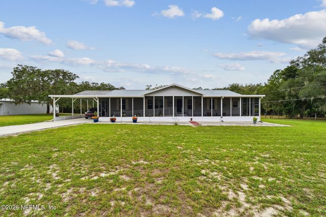 135 LAKE COMO Drive, Pomona Park, FL 32181