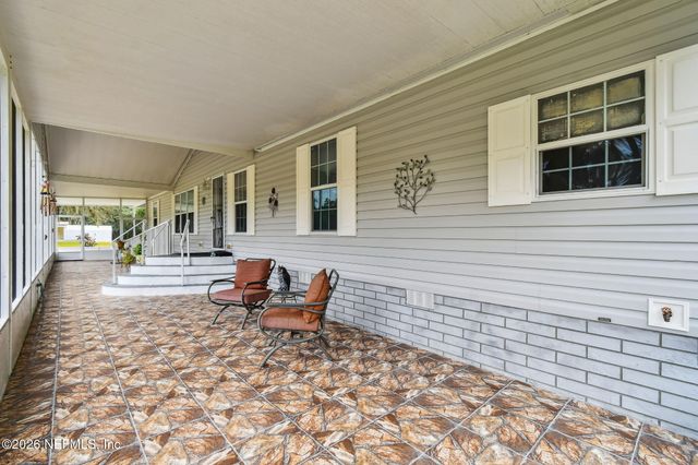 135 LAKE COMO Drive, Pomona Park, FL 32181