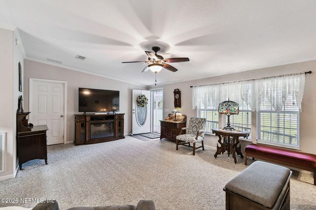 135 LAKE COMO Drive, Pomona Park, FL 32181